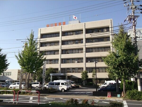 ツインアウルズの周辺