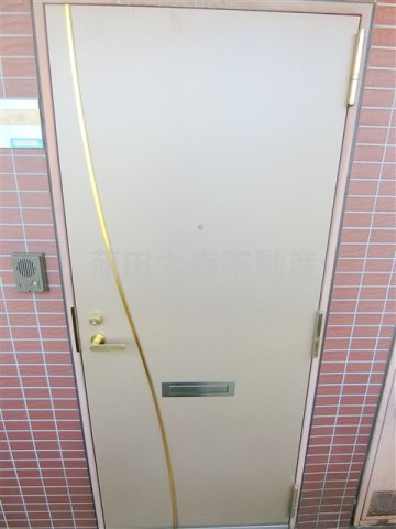 エストゥーディオサナダの玄関