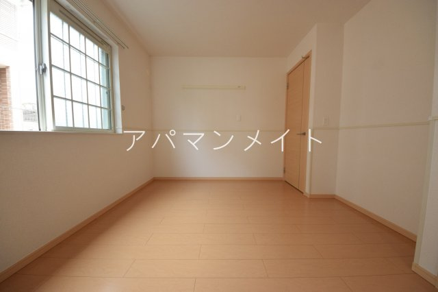 【寝室】 | パレドールB | 角部屋です！