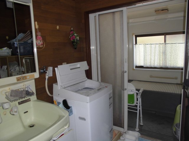 佐土原町東上那珂の独立洗面台