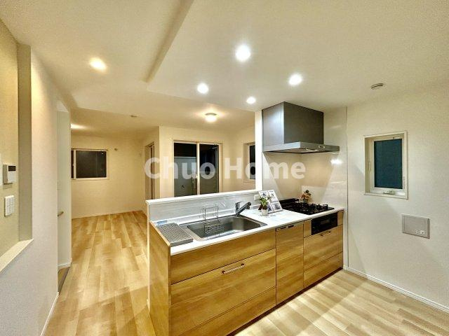 葛飾区四つ木3丁目中古住宅のキッチン|ダイニングキッチン