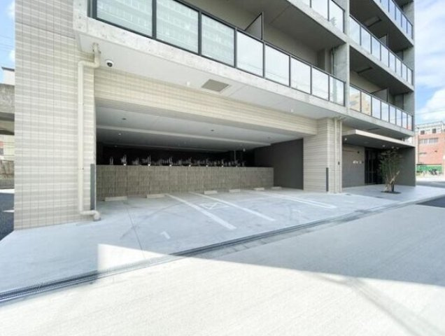 Alivis三国本町の駐車場