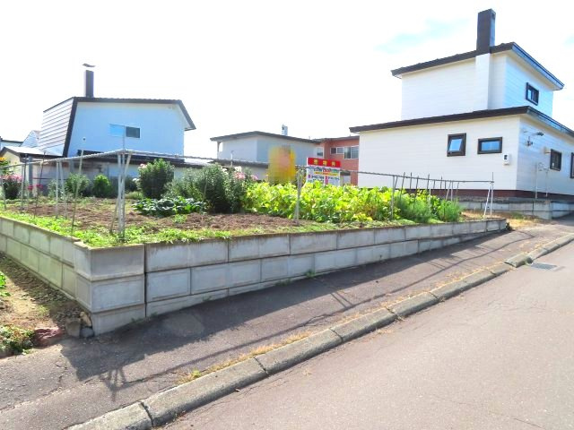 北見市高栄東町２丁目１４２番９８　売地の外観