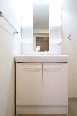 ライオンズマンション北鈴蘭台第二の独立洗面台|独立洗面台 2023年12月頃交換