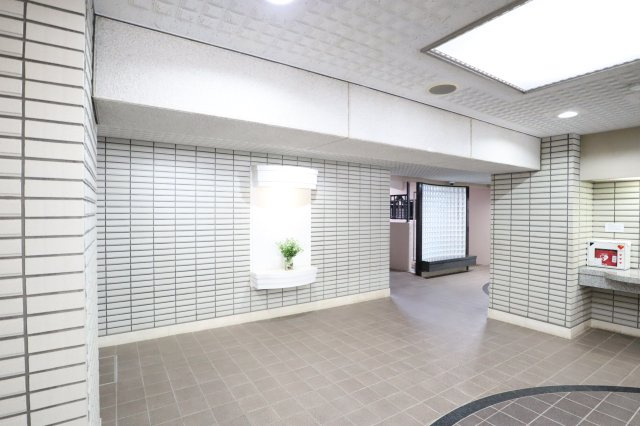 ライオンズマンション北鈴蘭台第二のロビー|共用部ロビー
