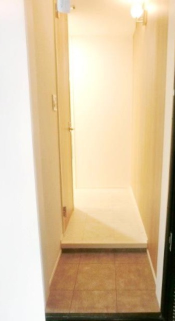 アトレ目白Aの玄関|収納もある玄関です
