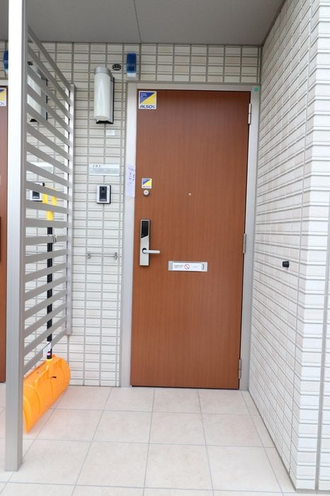 ボンシック　３番館の玄関