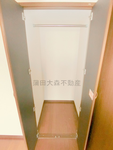 ヴィラはなぞのの収納|洋室5.9帖　クローゼット