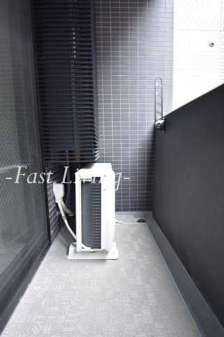 THE　AXIS　KOJIMACHIのバルコニー