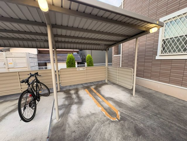 ローズの駐車場