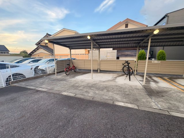 ローズの駐車場