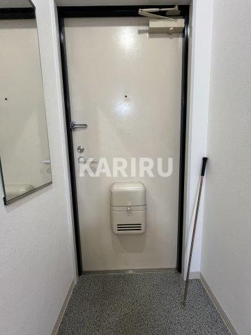 メルローズ鶴見の玄関