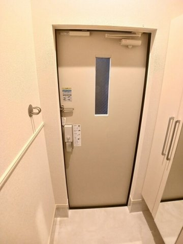 ヒカルサ小岩の玄関