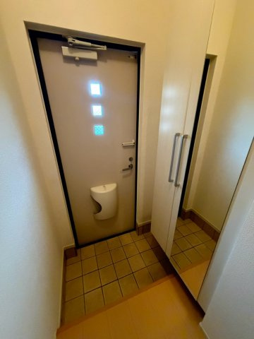 ヒル　クライムの玄関