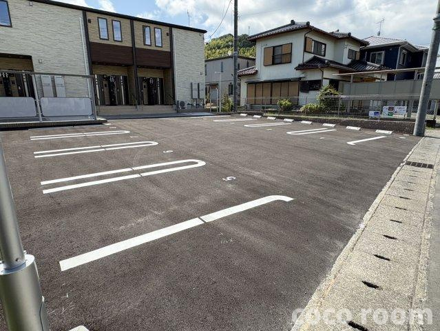 グラース　１７の駐車場
