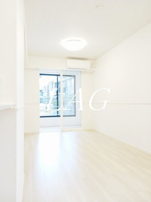 【居間・リビング】 | レ　プリューム　ドゥ | 洋室のお部屋です。
