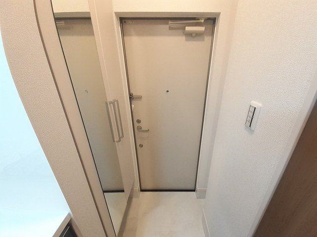 ファイン　レジデンスＭの玄関|収納もある玄関です