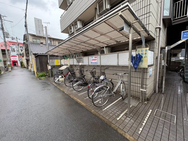 サニーハイム小若江のエントランス