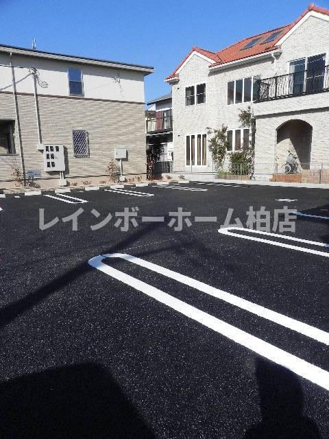 仲介手数料（賃料の1.10ヵ月）の50％OFF対象物件！の駐車場|駐車スペースもあります