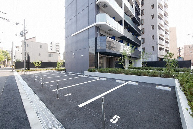 RESIDENCE福島玉川Deuxの駐車場