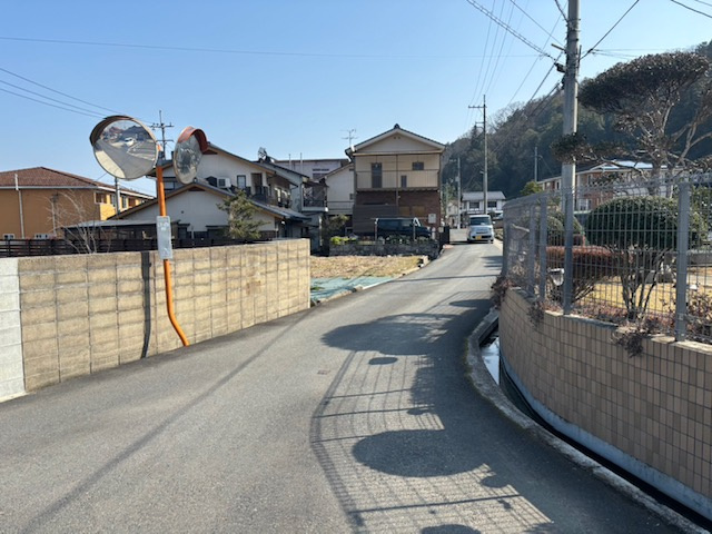 津山市大谷　売土地の前面道路含む現地写真