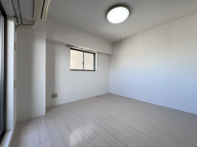 ディナスティ長居公園南の居間・リビング