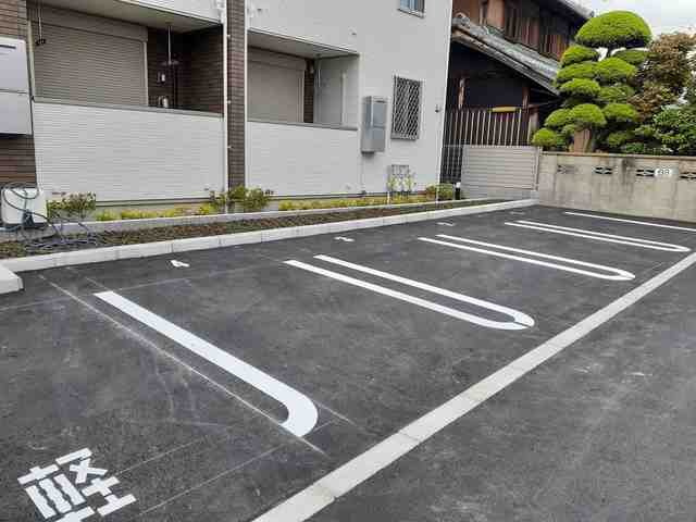 ラ　カーサ　クラーダの駐車場|駐車場に車を止められます