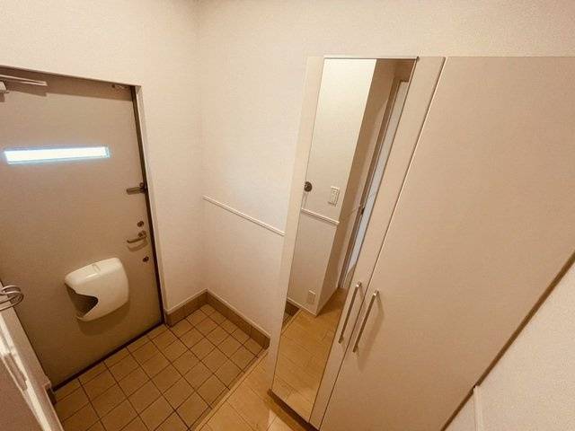 ラ　カーサ　クラーダの玄関|収納もある玄関です