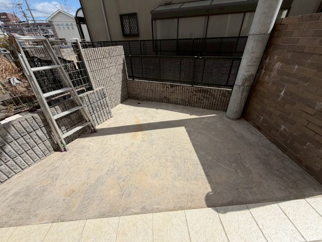 プレジール宝塚のエントランス