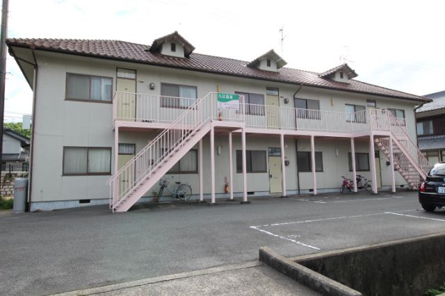 ビレッジ八浜の駐車場