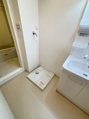 【洗面所】 | リュミエール・デュ・ソレイユＣ | イメージ105号室の写真（反転あり）
