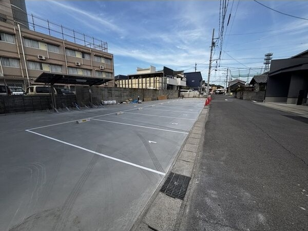 ジーメゾン今伊勢セレナの駐車場