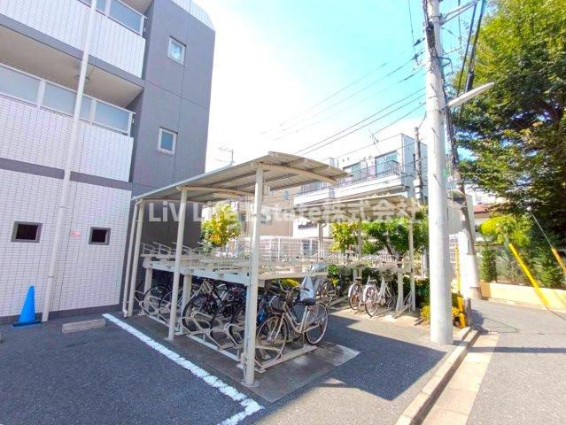 ステージグランデ大泉学園の駐車場