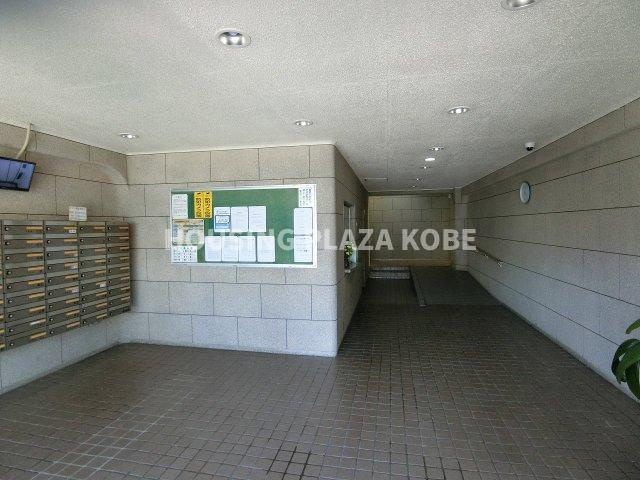 潮見台マンションのロビー