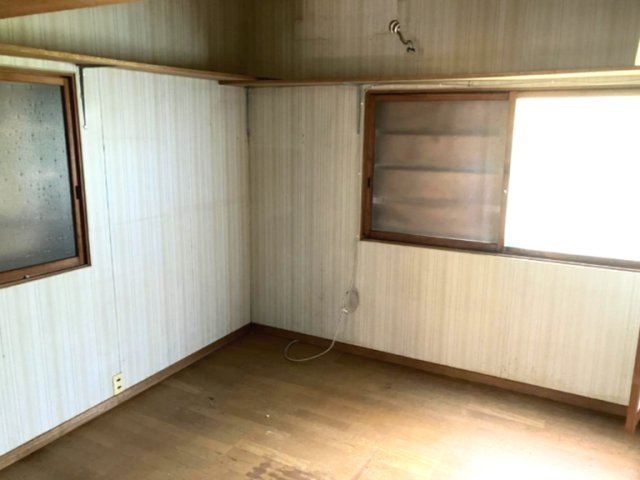 苦楽園一番町の洋室|明るい陽射しが射し込む心地良い空間です
