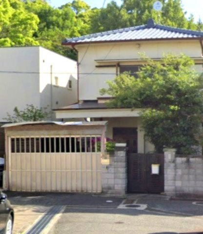 苦楽園一番町の外観|盗難の被害車を守れるスライド式扉
