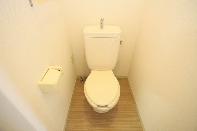 ＬａｐｕｔａＡのトイレ|別部屋の参考写真です。