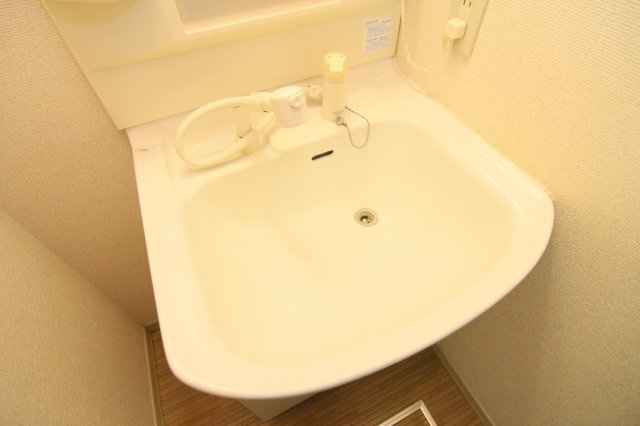 ＬａｐｕｔａＡの独立洗面台|別部屋の参考写真です。