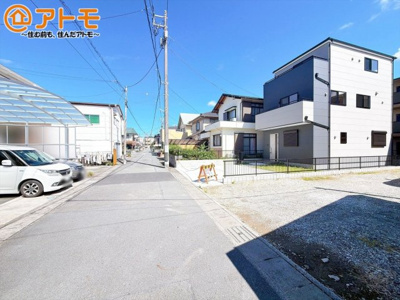 【前面道路含む現地写真】 | 三島市東本町　新築一戸建て　全1棟 | 前面道路は車通りが少なく安心♪