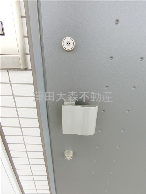ロアール蒲田弐番館の玄関