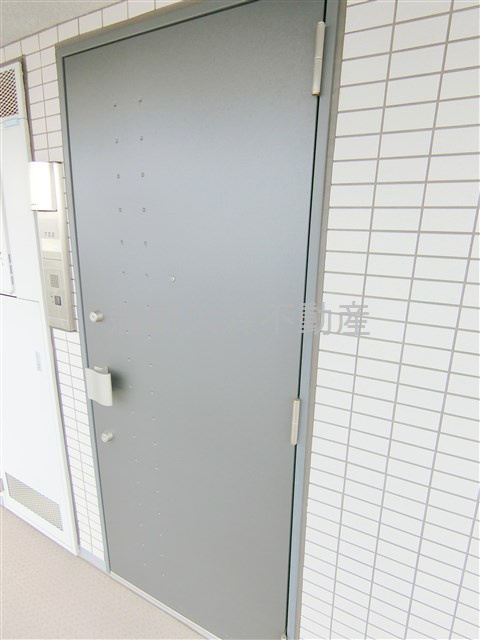 ロアール蒲田弐番館の玄関