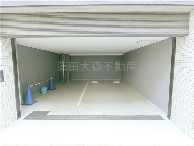 ロアール蒲田弐番館の駐車場