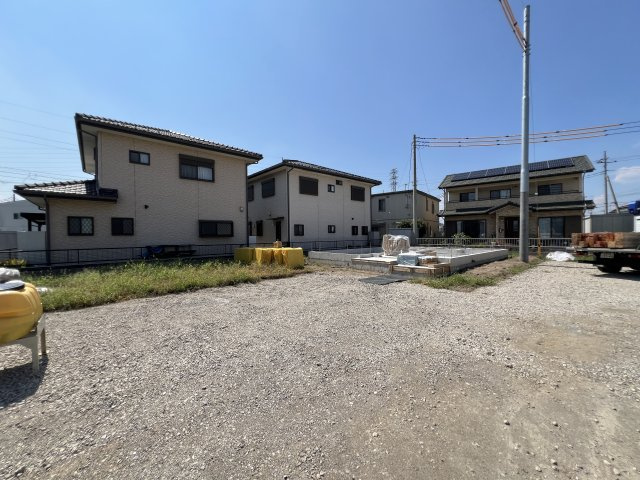 新築　藤岡市立石第７　Livele Garden.S　2号棟の前面道路含む現地写真|南東側接道幅員約6ｍ