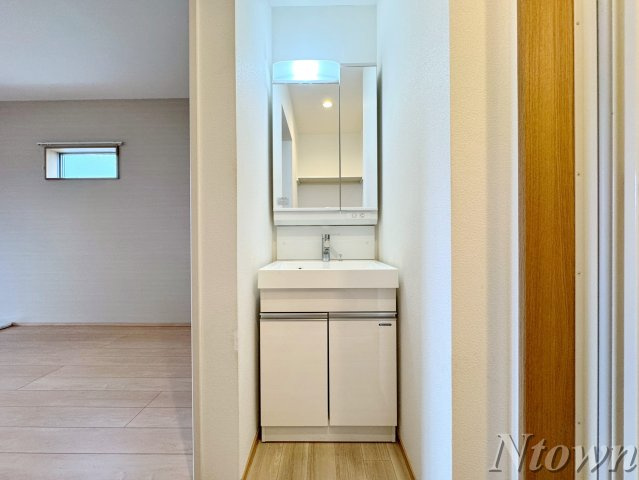 【独立洗面台】 | REGALEST VILLA | 独立洗面台です
