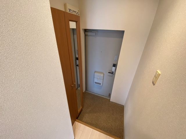 ソフィアコート庚午中の玄関