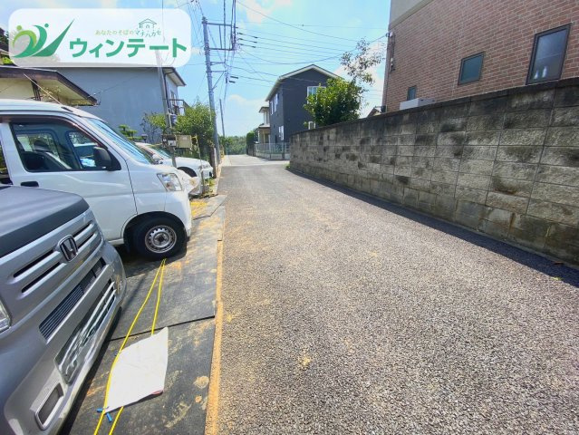 土浦市真鍋10期　新築戸建の前面道路含む現地写真|敷地面積164.35㎡（49.71坪）のゆとりある土地で、陽当たり・風通しも良好。ぜひ現地でご体感ください。
