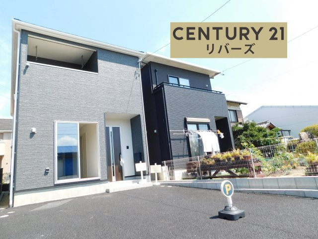 清須市春日落合の新築一戸建の外観|☆限定１棟☆　　いつでも見学できます♪（お問合せ当日、平日、水曜、夜間でもＯＫ）　南向き♪　敷地４２．５７坪！　駐車４台可！　防犯カメラ・ＥＶ車充電完備！　ＬＤＫ２０．７５帖♪