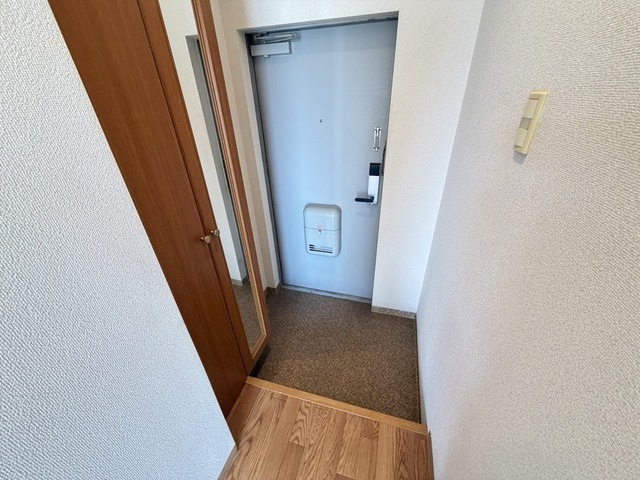 ソフィアコート庚午中の玄関