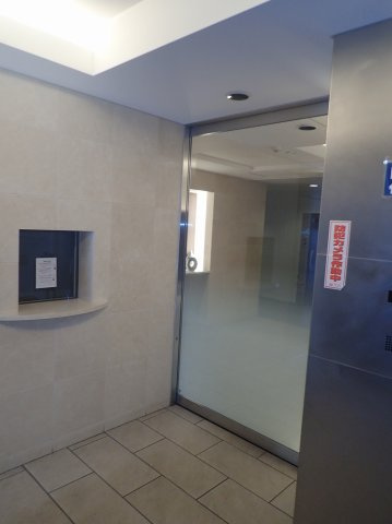 プラウドフラット小石川のエントランス
