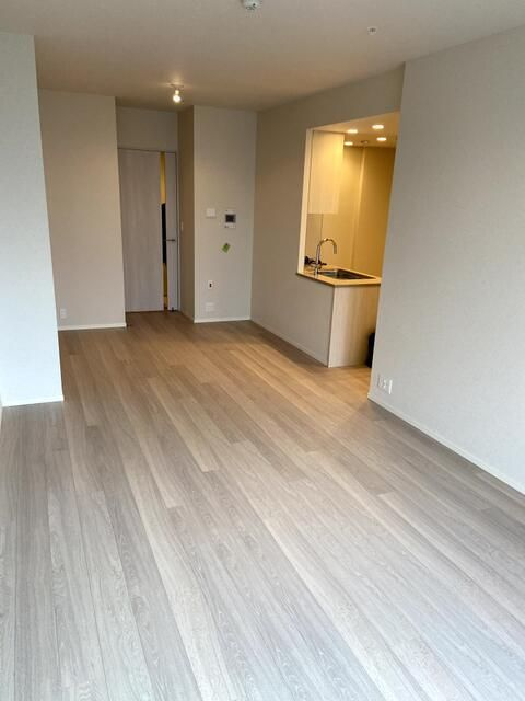 ＭＩＤ　ＴＯＷＥＲ　ＧＲＡＮＤの居間・リビング